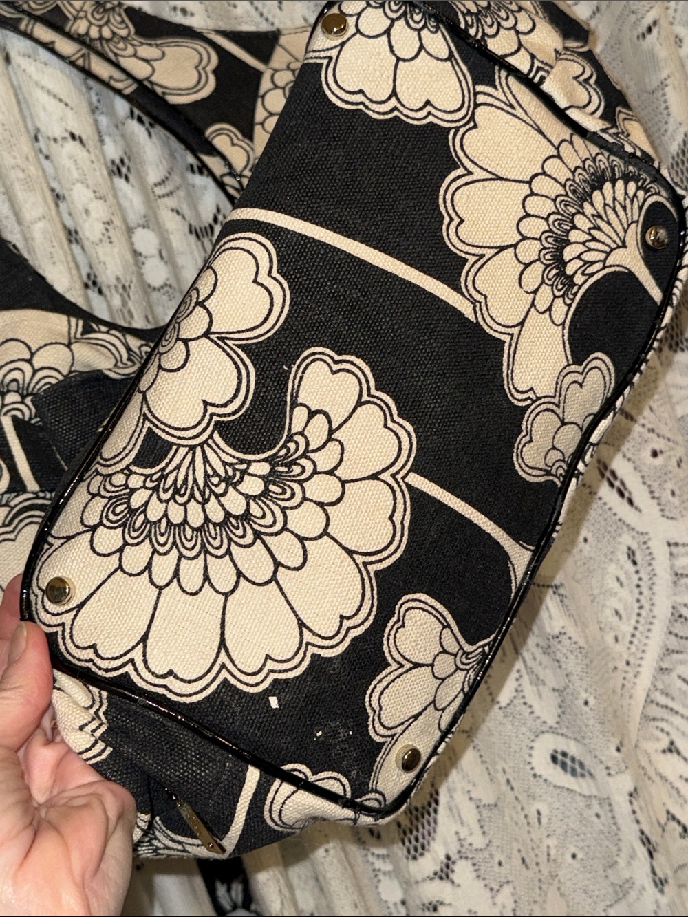 kate spade Black and Cream Floral Bow Shoulder Bag - Picture 7 of 14